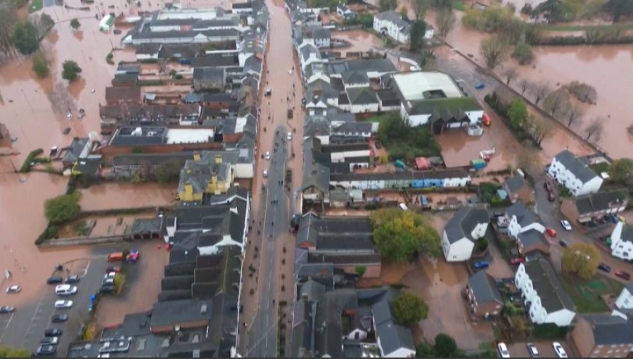 Португалияда дауылдан үш адам көз жұмды