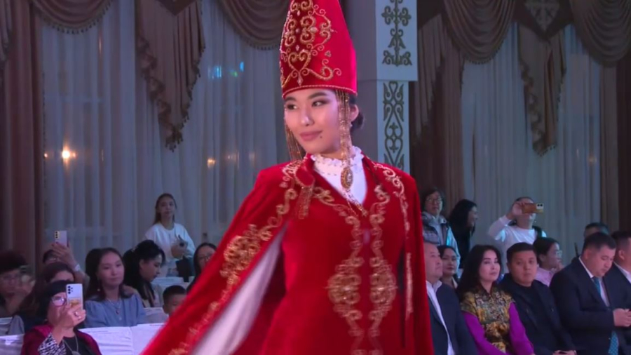 Семейде ерекше сән көрсетілімі өтті