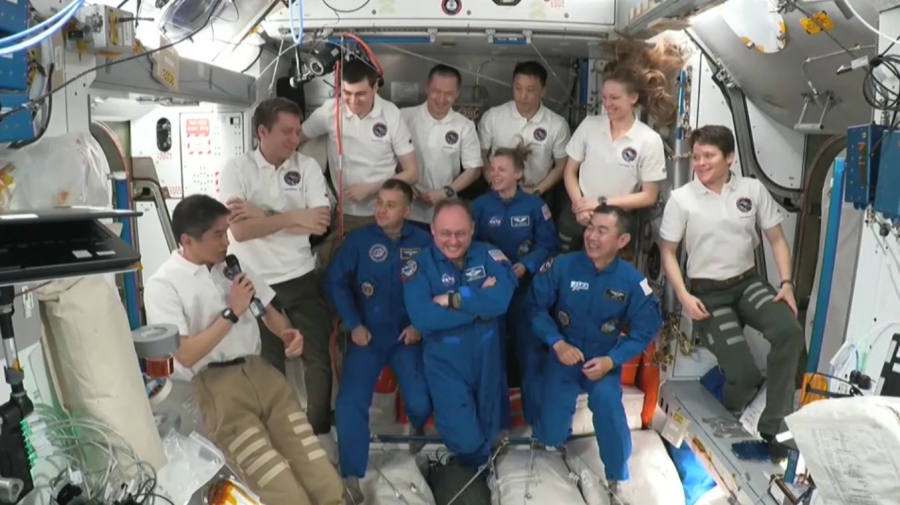 NASA досрочно возвращает экипаж с МКС