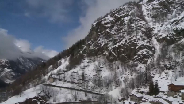 Италияда қар көшкінінен бір адам қаза тапты