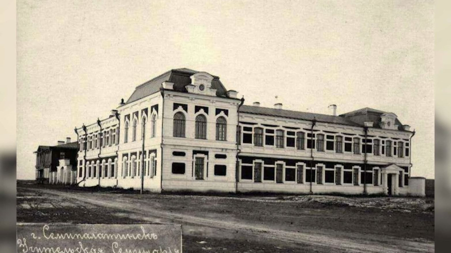 Ғ. Бейсембаев ғасырлық тарихы бар мектеп ұжымдарымен кездесу өткізді