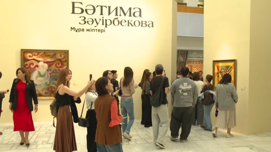 Уникальные гобелены Батимы Заурбековой представили на выставке