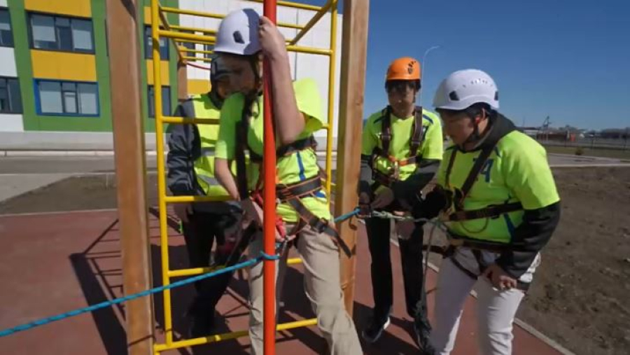 Школьники Аксая провели спортивный фестиваль ко Дню здоровья