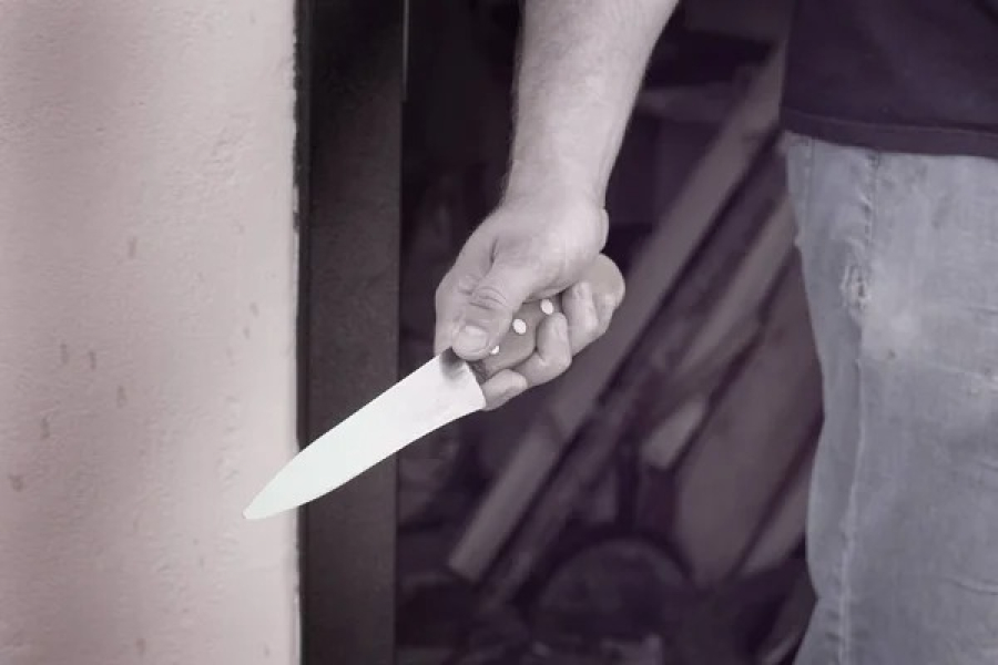 Өскеменде пышаққа ұқсас зат ұстаған жігіттер тұрғындарды шошытты