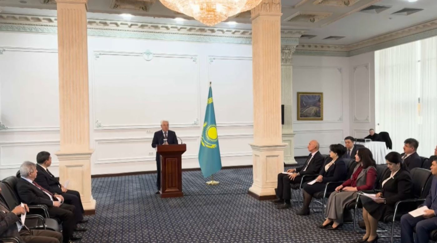 Сарапшылар конституциялық реформаны талқылады