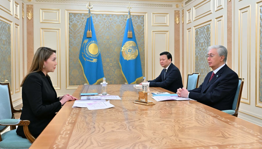 Президента проинформировали о деятельности фонда «Қазақстан халқына»