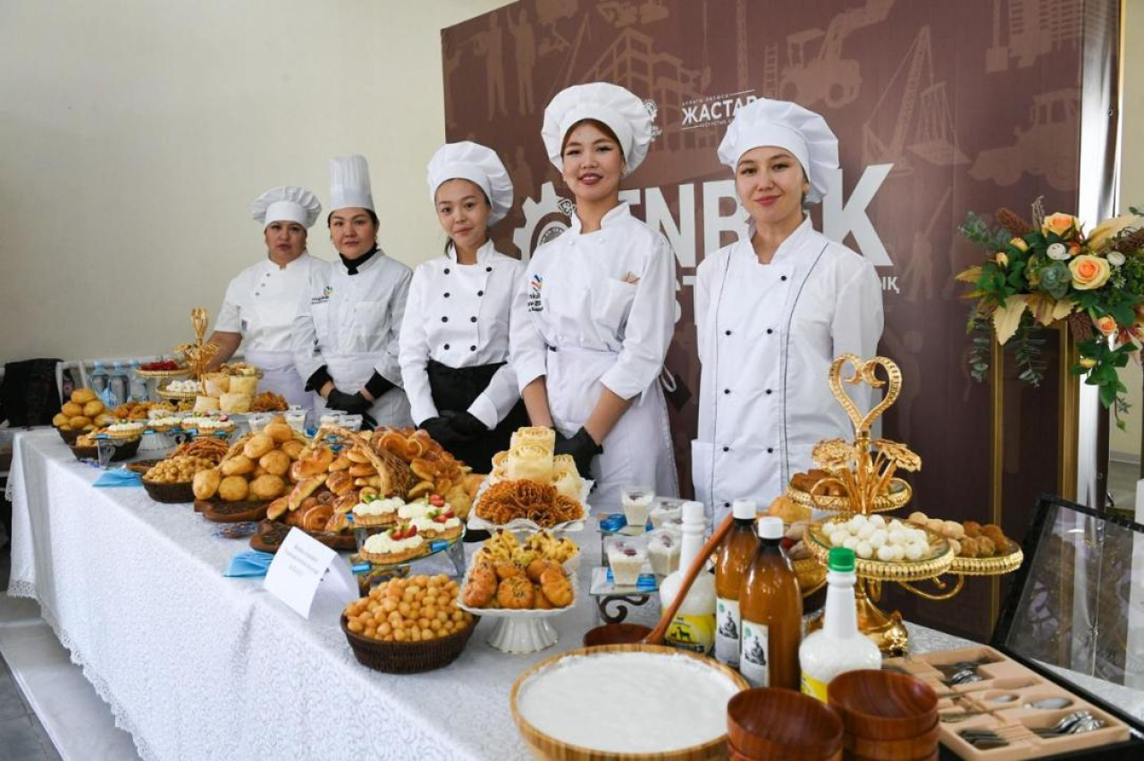 Республиканский слет рабочей молодежи состоялся в Алматинской области