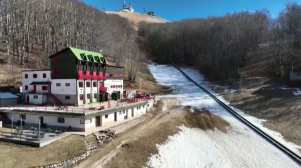 Горнолыжный курорт Италии простаивает из-за нехватки снега