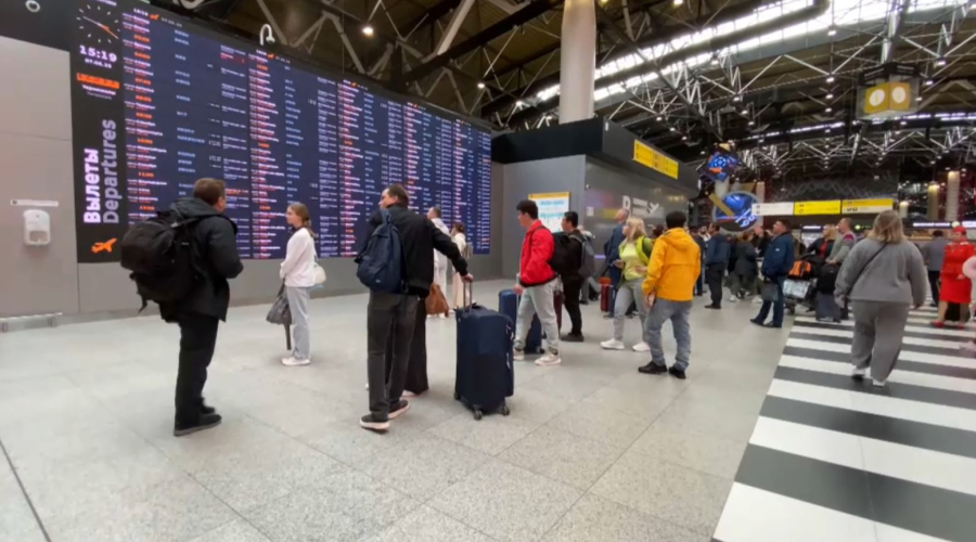 Мәскеу әуежайларында 100-ден астам рейс кейінге шегерілді