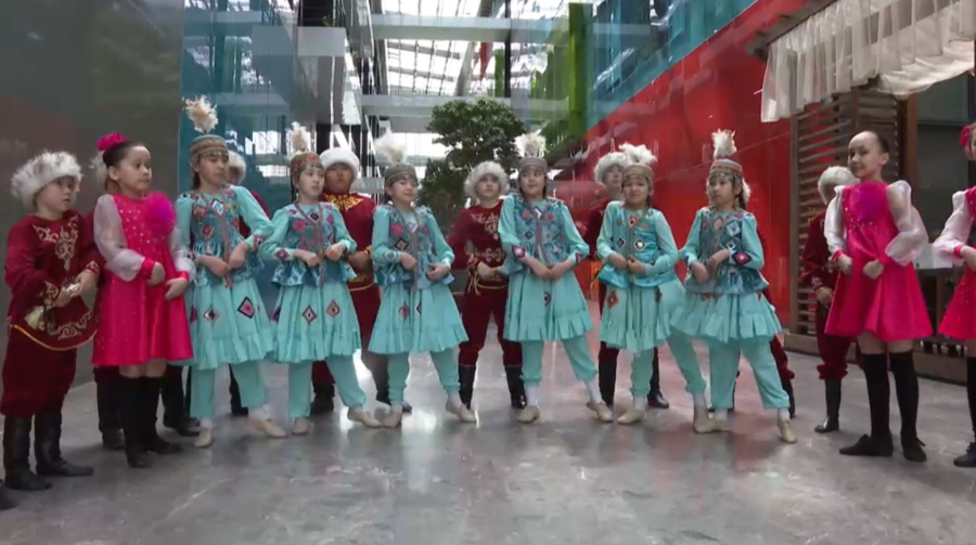 Бүгін - Халықаралық би күні