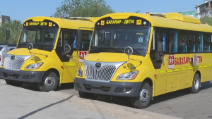Школы области Улытау получили новые автобусы