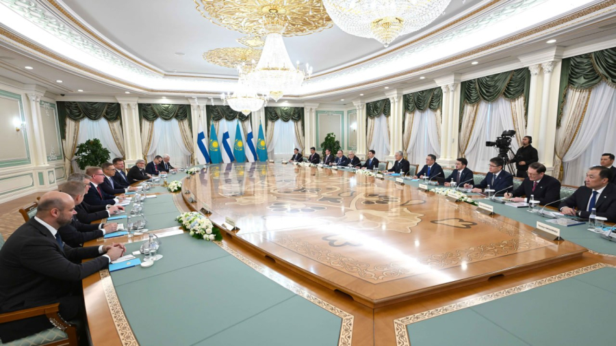 Президенты Казахстана и Финляндии продолжили переговоры с участием делегаций двух стран