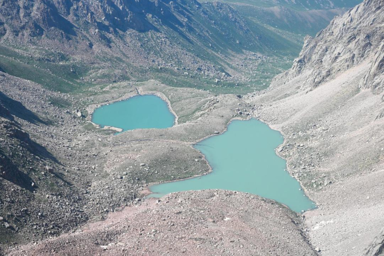 Дархан Сатыбалды Алматы тауларындағы мұздақ көлдердің жай-күйімен танысты