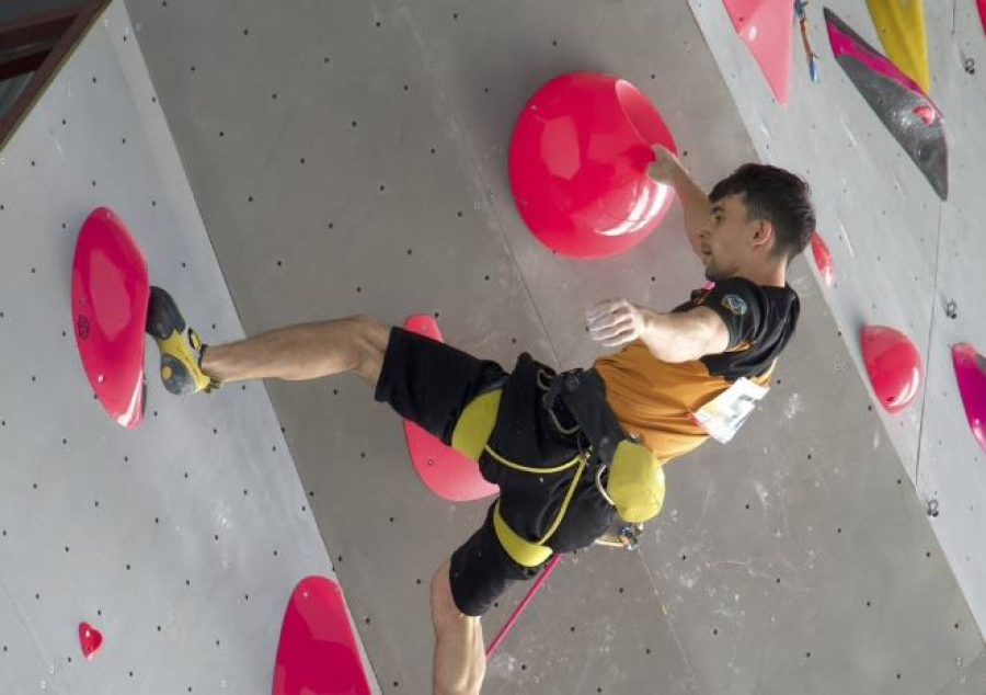 ЧМ по скалолазанию: казахстанцы выступили в боулдеринге