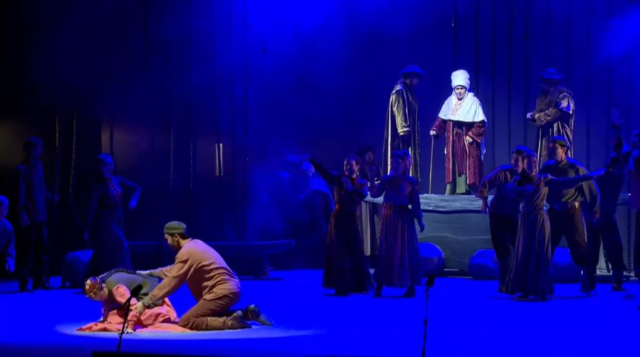 Қалибек Қуанышбаев театры Алматыда өнер көрсетеді