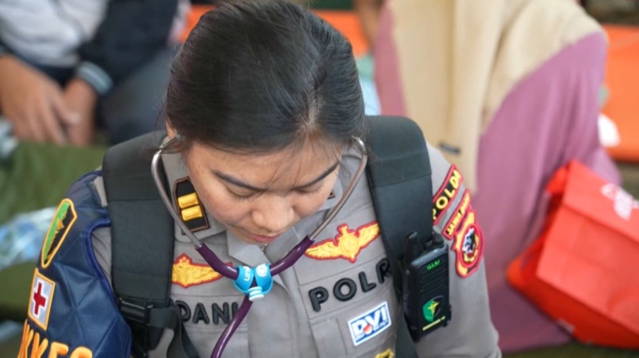 Индонезияда оқушылар мектеп асханасындағы тамақтан ұшынып қалды