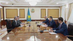 Премьер-министр Смаилов встретился с послом США в РК