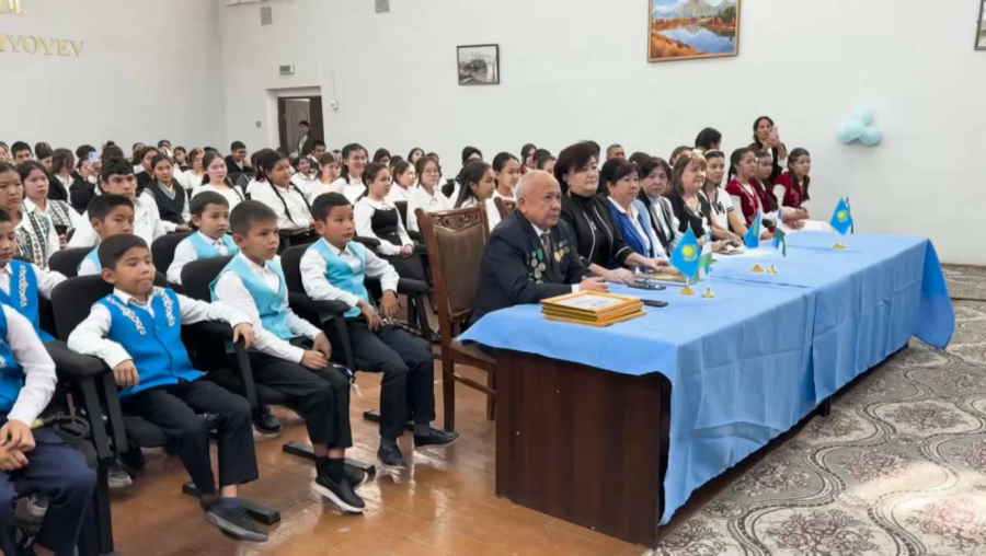 Өзбекстанда қазақ мектептері арасында өнер сайысы өтті