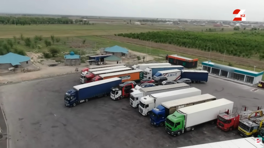 Жизнь на трассе: почему придорожный сервис – зеркало Казахстана