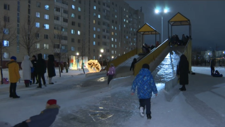 57 ледовых горок появилось в Астане
