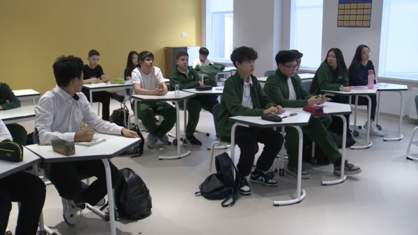 Қазақстандық оқушылар қаржылық сауат сабақтарын оқи бастады