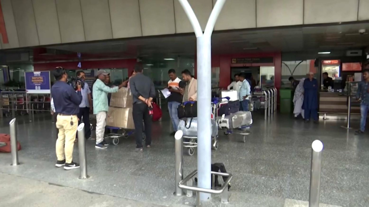 Индия возобновила полёты в 32 аэропорта на севере и западе страны