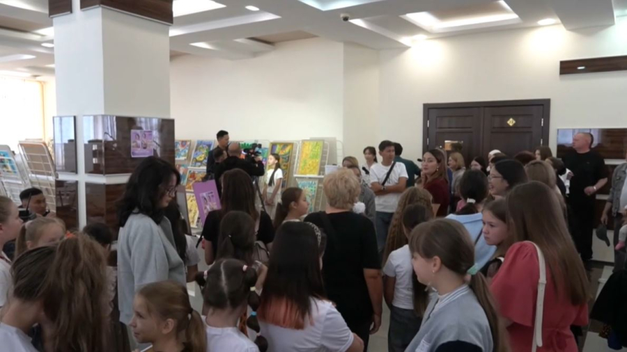 Выставка детских рисунков к 180-летию Абая открылась в Павлодаре