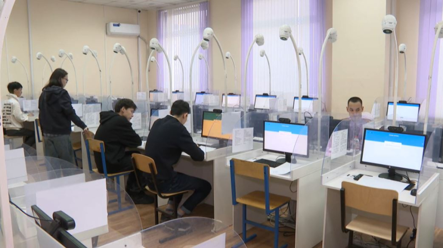 Более 19% абитуриентов выбрали математику и физику на ЕНТ