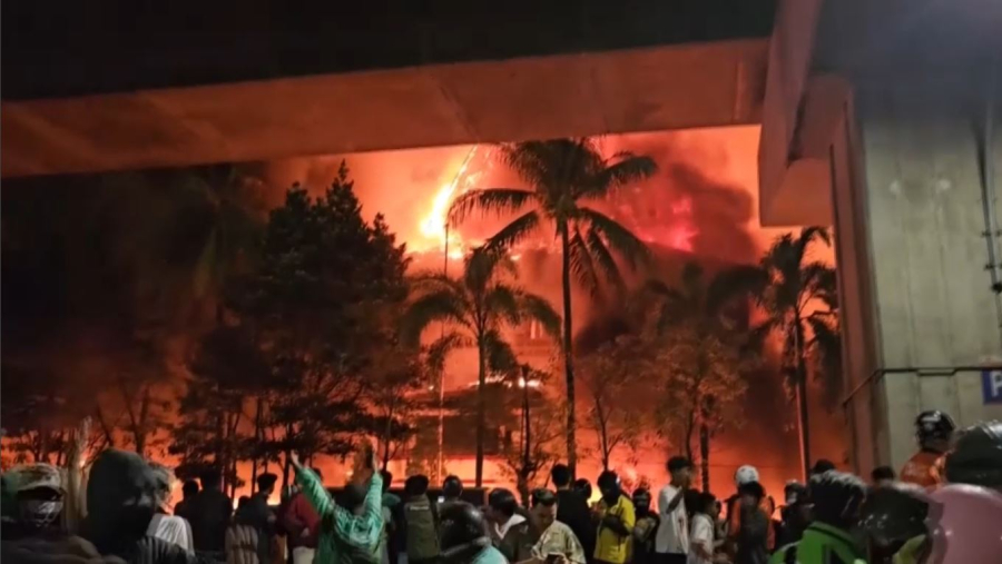 Индонезиядағы наразылық кезінде 3 адам мерт болды