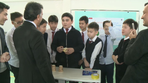 Столичные школьники представили решения в борьбе с лудоманией и вейпами