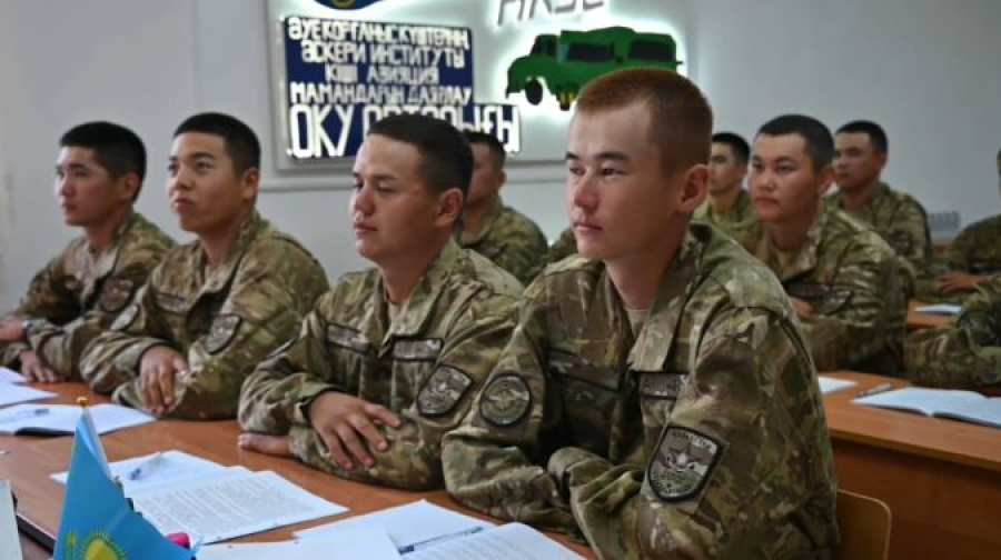Маңғыстаулық 13 азамат әскерде авиациялық мамандықтарды меңгеріп жатыр