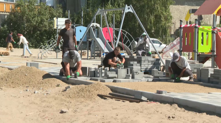 35 дворов обновляют в Семее