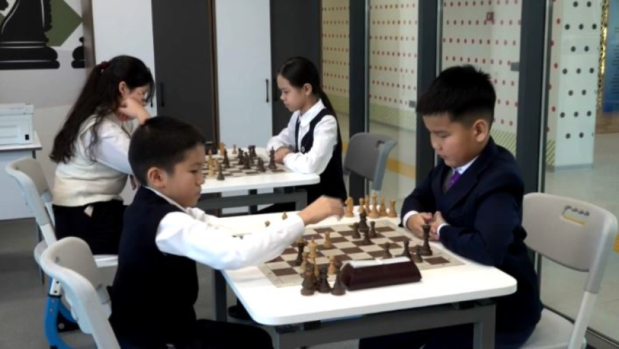 «КазМунайГаз» построил Дворец школьников