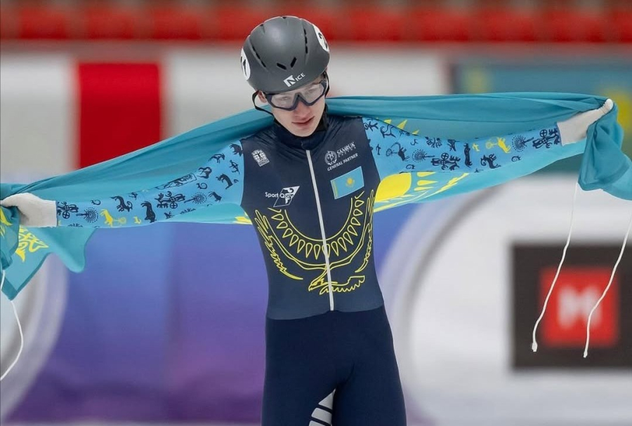 Казахстан завоевал три медали на домашнем ЭКМ по шорт-треку среди юниоров