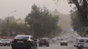 Пыльная буря накрыла Узбекистан