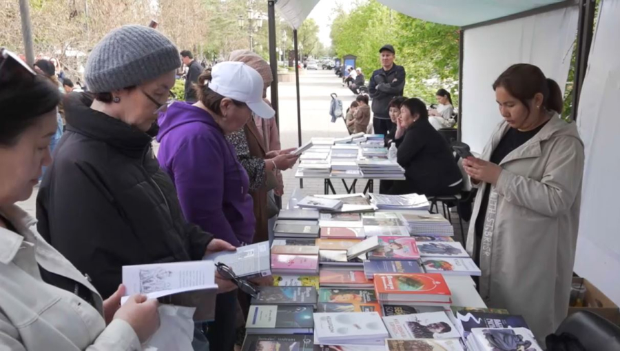 Талдықорғанда «Кітап – мәңгілік мұра» атты жәрмеңке өтті