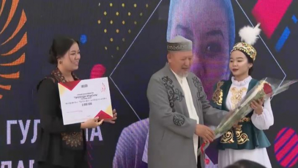 В Сатпаеве гранты акима города вручили начинающим предпринимателям