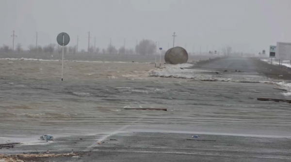 13 автомобиль жолында қозғалыс шектелді