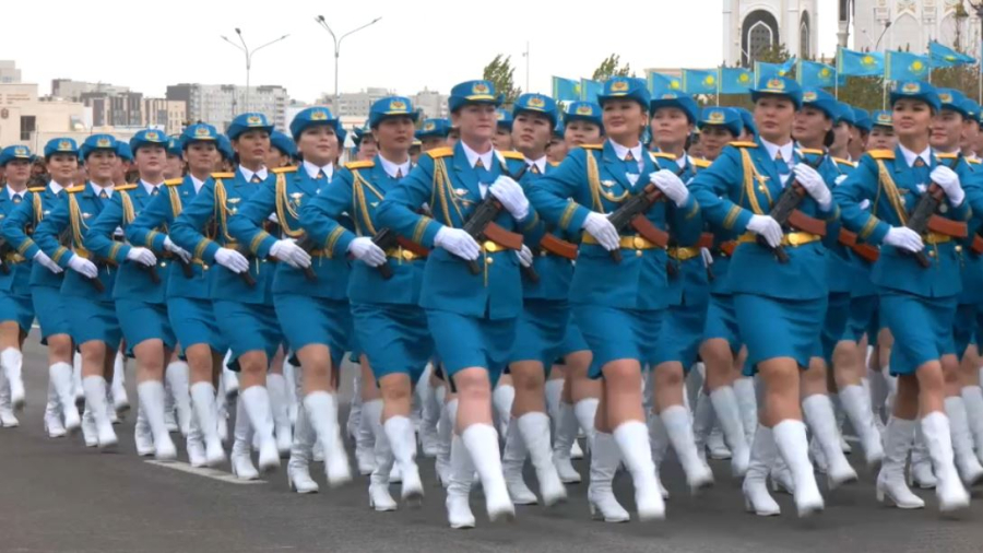 Около 7 тысяч женщин служат в Вооруженных силах Казахстана