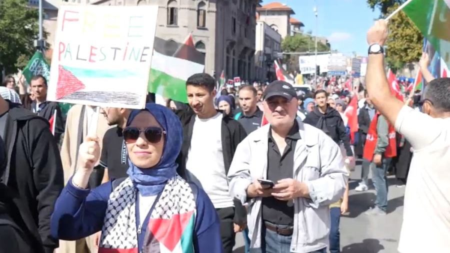 Анкарада Палестинаны қолдау шеруіне 500 мыңнан астам адам қатысты