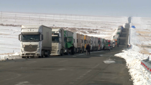 10 водителей большегрузов спасли за сутки на автодороге «Ушарал – Достык»