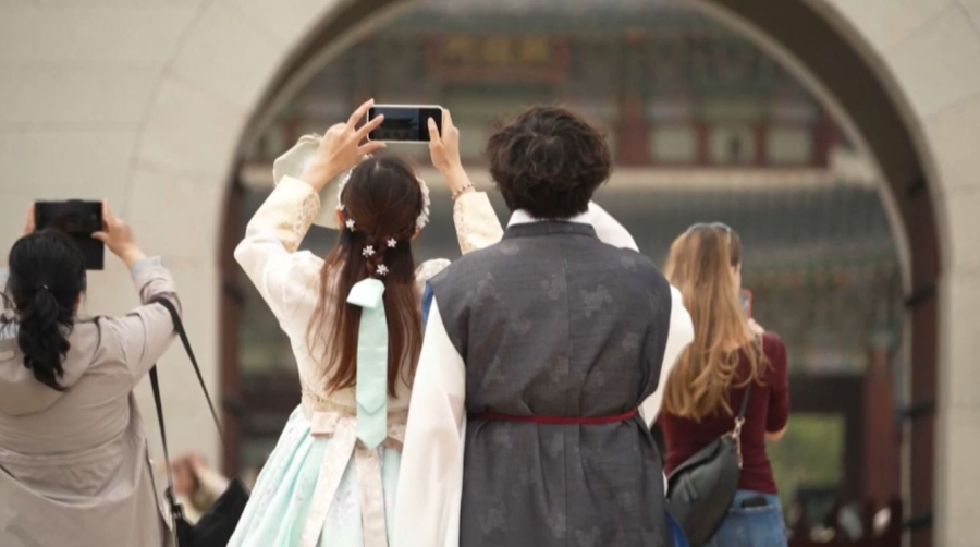 Әлемде блогерлердің кірісін бақылау күшейді