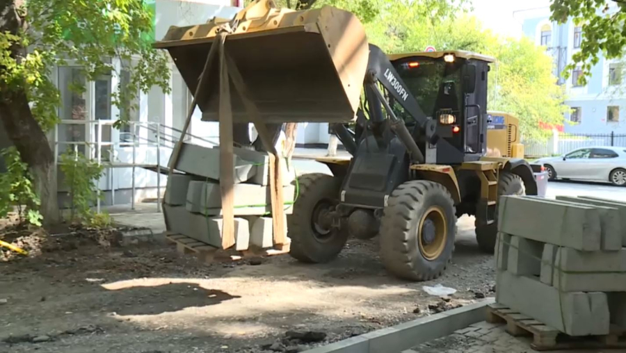 Қарағандыда аулалардың ішіндегі жолдар жөнделді