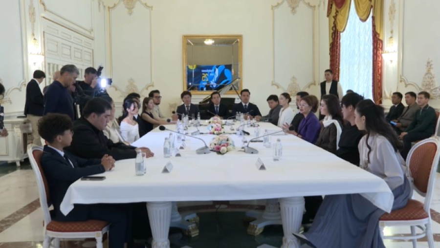 Глава Минкультуры встретилась с победителями международных конкурсов