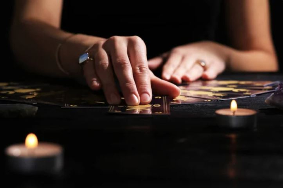 Казахстанцы потратили почти 3 млрд тенге на услуги экстрасенсов и гадалок