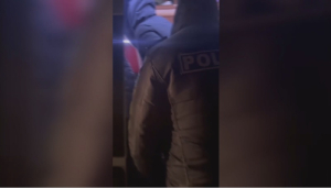 Полицейские спасли замерзающих на трассе пассажиров