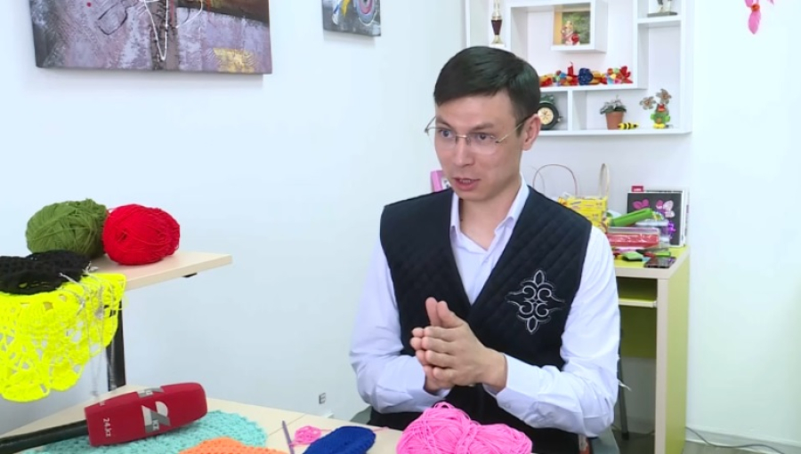 Актюбинец превратил вязание крючком в бизнес