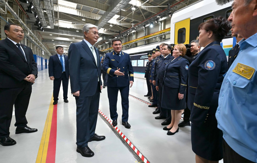 Президент Stadler Kazakhstan зауытымен танысты