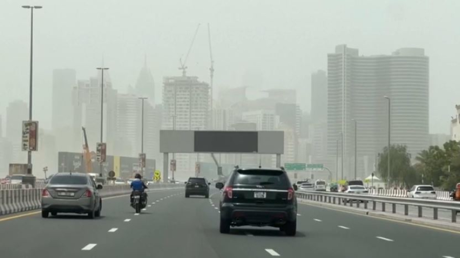 Пыльная буря накрыла ОАЭ