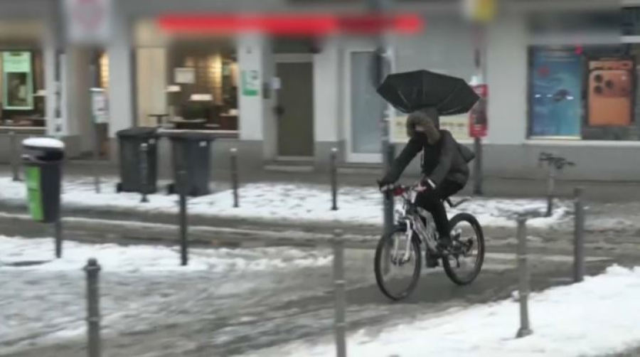 Снегопад парализовал аэропорт Франкфурта